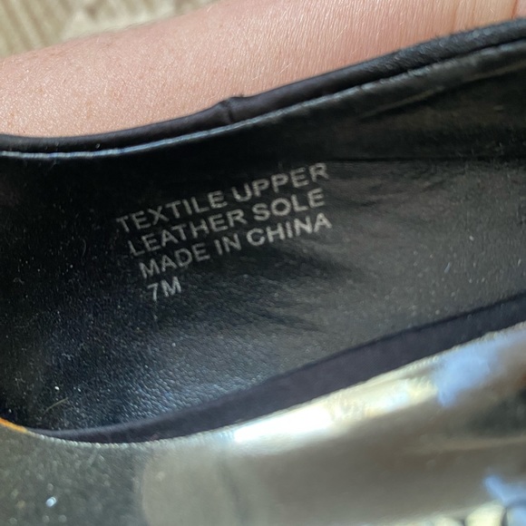 Satin pumps with rhinestone detail - Picture 3 of 6